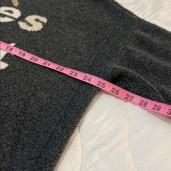 Dark Charcoal Gray Crewneck Sweater with Après Expert Text and Contrasting Cuffs - Picture 7 of 9